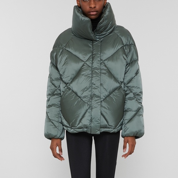 Oofwear 9000 Quilted Puffer Jacket - Picture 1 of 12